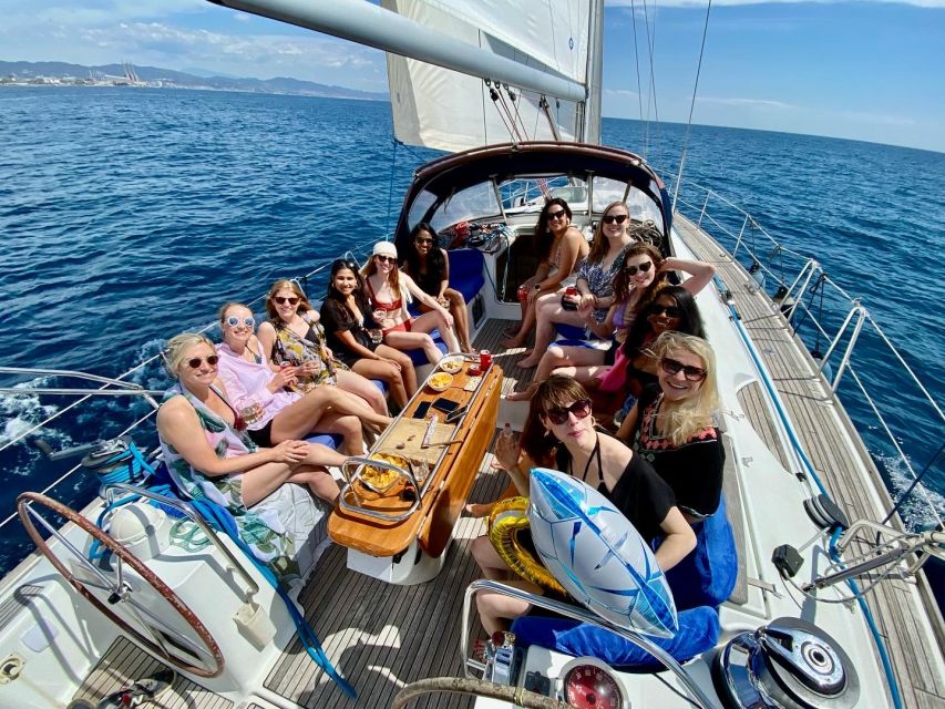 Barcelona: Private Luxury Sailing Tour - Group Size and Duration