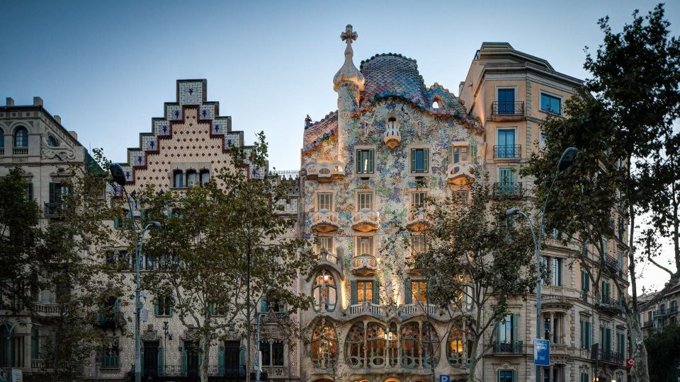 Barcelona: Sagrada Familia and City Tour With Hotel Pickup - Highlights of Barcelona