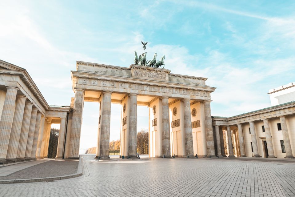 Berlin: 1-Hour Guided Tour of the Historic Center - Highlights of the Route