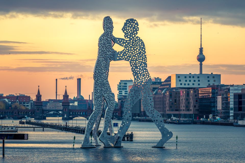 Berlin: Instagram-Worthy Spots Tour With Photographer - Tour Activities