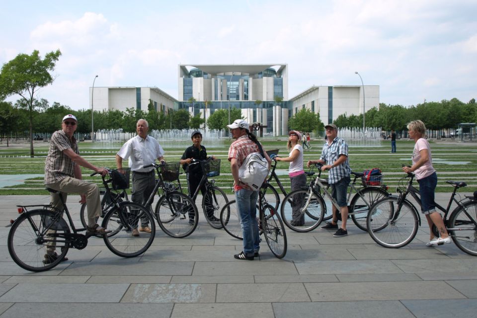 Berlin: Small Group Bike Tour Through City Center - Highlights