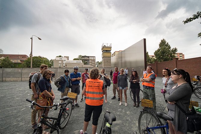 Berlin Wall and Cold War Bike Tour in Small Groups - Berlin Wall History