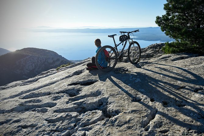 Biking Vidova Gora - Dol - Meeting and Pickup