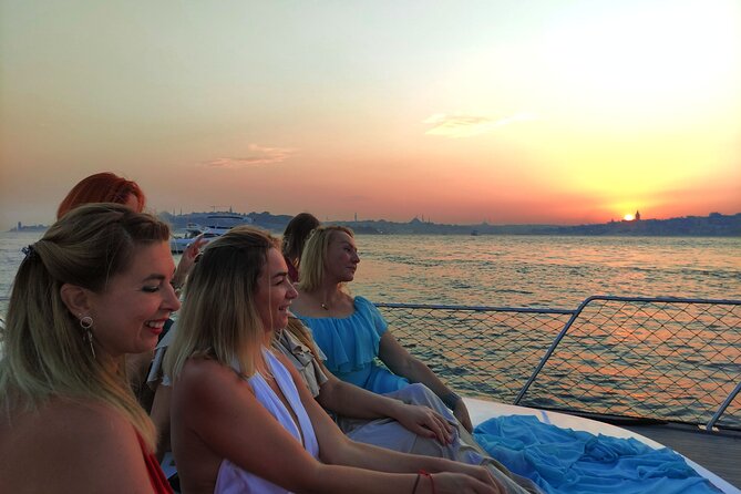 Bosphorus Sunset Cruise Tour, Feel Special On A Luxury Yacht - Bosphorus Sunset Spectacle