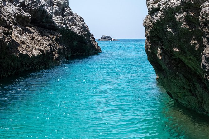 By Boat Between the Sea and the Most Beautiful Beaches! Capo Vaticano - Tropea - Briatico - Pickup and Meeting Points