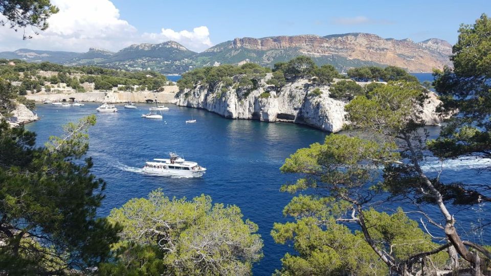 Calanques Of Cassis, the Village and Wine Tasting - Exploring the Provençal Village