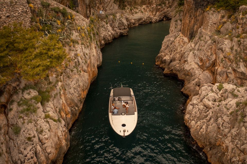 Capri: Highlights Luxury Private Tour - Explore Capris Faraglioni Rocks