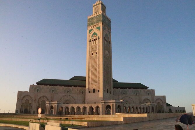 Casablanca and Morocco Shared Walking Tour With Licensed Guide - Meeting and Pickup