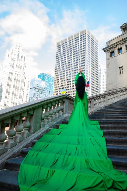 Chicago: Luxury Private Flying Dress Photoshoot 2 Locations - Dress Rental and Styles