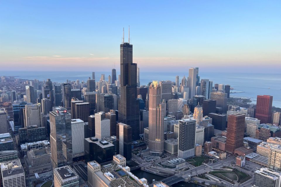 Chicago: Private Helicopter Tour of Chicago Skyline - Architectural Wonders