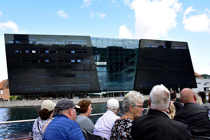 Copenhagen Sightseeing Classic Canal Tour With Live Guide - Meeting and Pickup Details