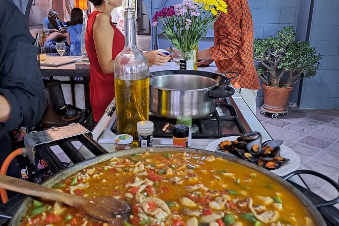 Delicious Catalan Paella Cooking Class Small Group - Style of Cooking