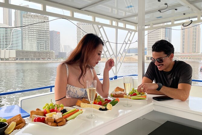 Dubai Luxury Yacht Cruise 2 Hours - Yacht Amenities