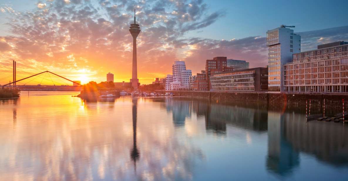 Düsseldorf: First Discovery Walk and Reading Walking Tour - Explore Düsseldorfs Attractions