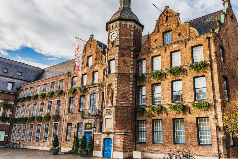 Düsseldorf: Self-Guided Highlights Scavenger Hunt & Tour - Tour Experience and Highlights