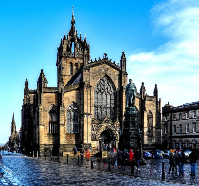 Edinburgh: Dark History Royal Mile Walking Tour - Hidden Gems in Old Town