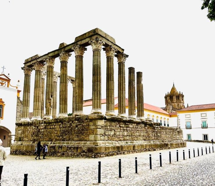 Evora Full Day Private Tour - Itinerary Highlights