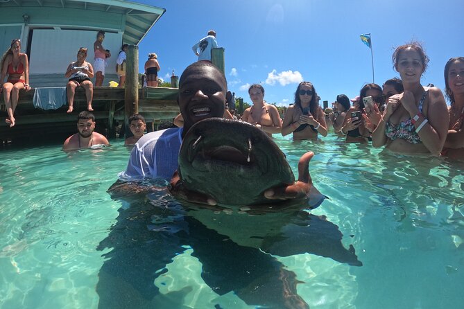 Exuma Island Hopping & Swimming Pigs Tour With Lunch From Nassau - Meeting and Pickup