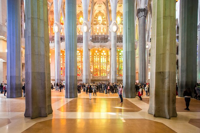 Fast Track Sagrada Familia Guided Tour - Meeting and End Points