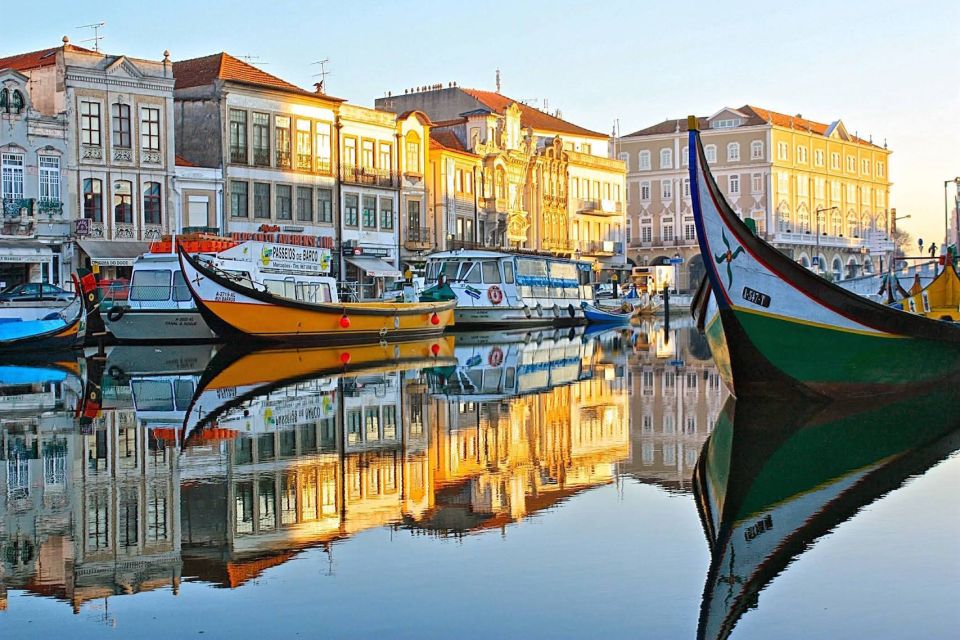 From Lisbon: Aveiro, Moliceiro Boat and Coimbra Tour - Aveiro Exploration