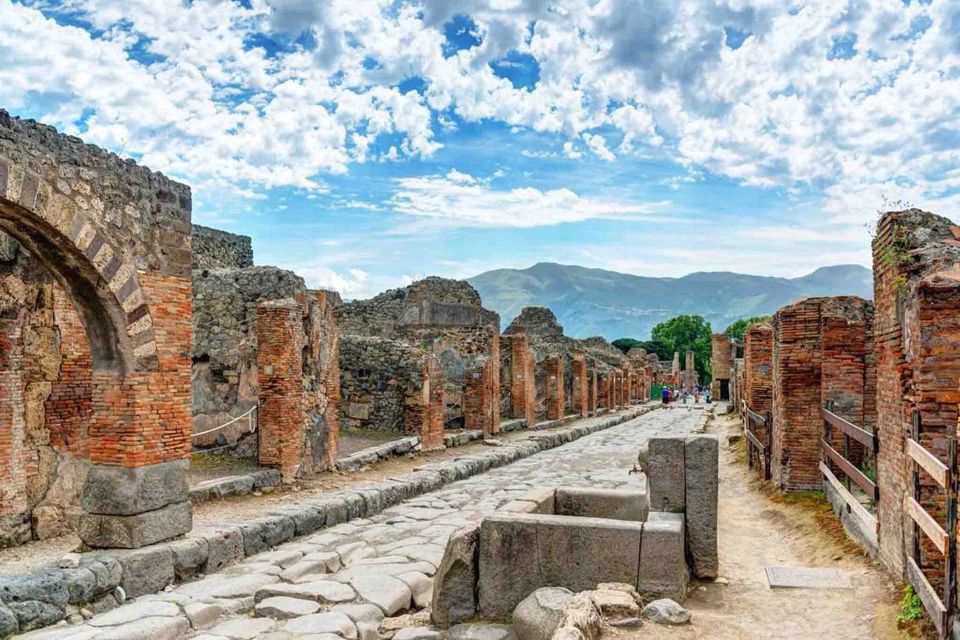 From Rome: Transport to Positano With Stop in Pompeii - Discover Pompeiis Excavations