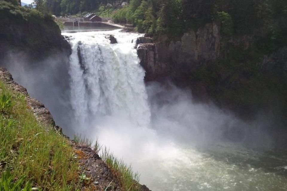 From Seattle: Leavenworth Bavarian Alpine Village Day Trip - Cascade Mountains Scenic Drive