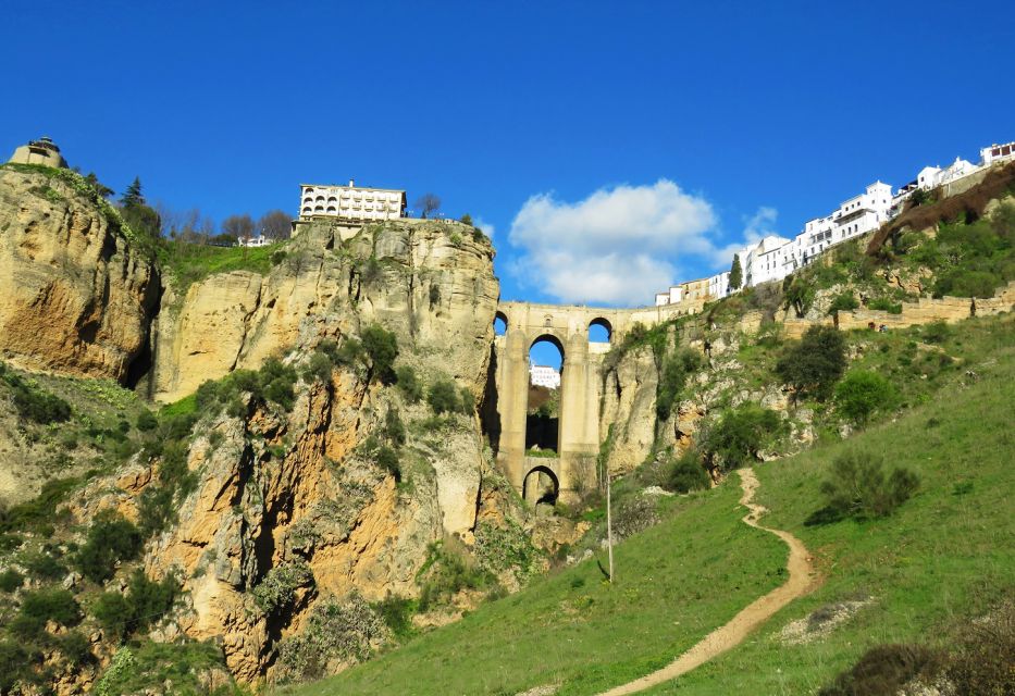 From Seville: Private Day Trip to Ronda and Granada - Discovering Granadas Architectural Wonders