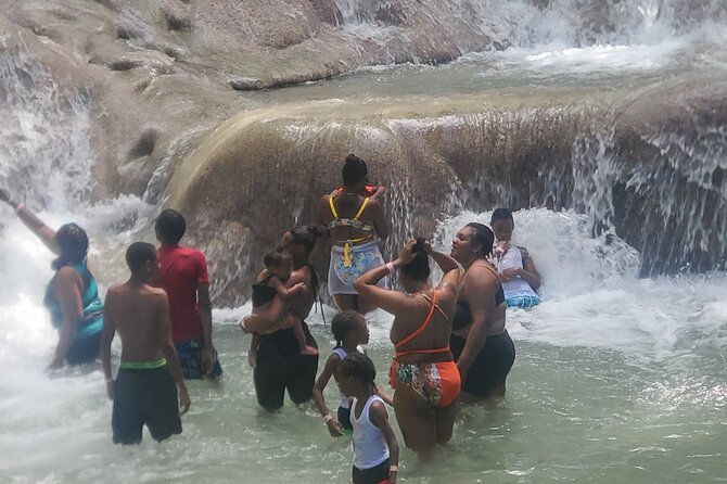 Full-Day Guided Tour to Dunns River Falls & Shopping With Lunch - Reviews and Ratings