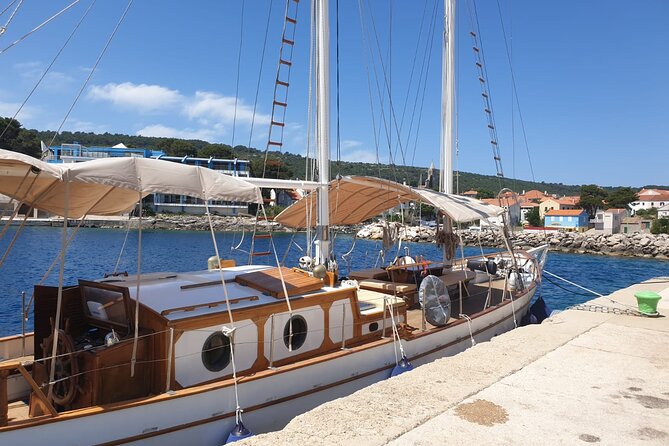 Full Day PRIVATE Tour (10-12 People)On Custom Made Motorsailor - Meeting and Pickup