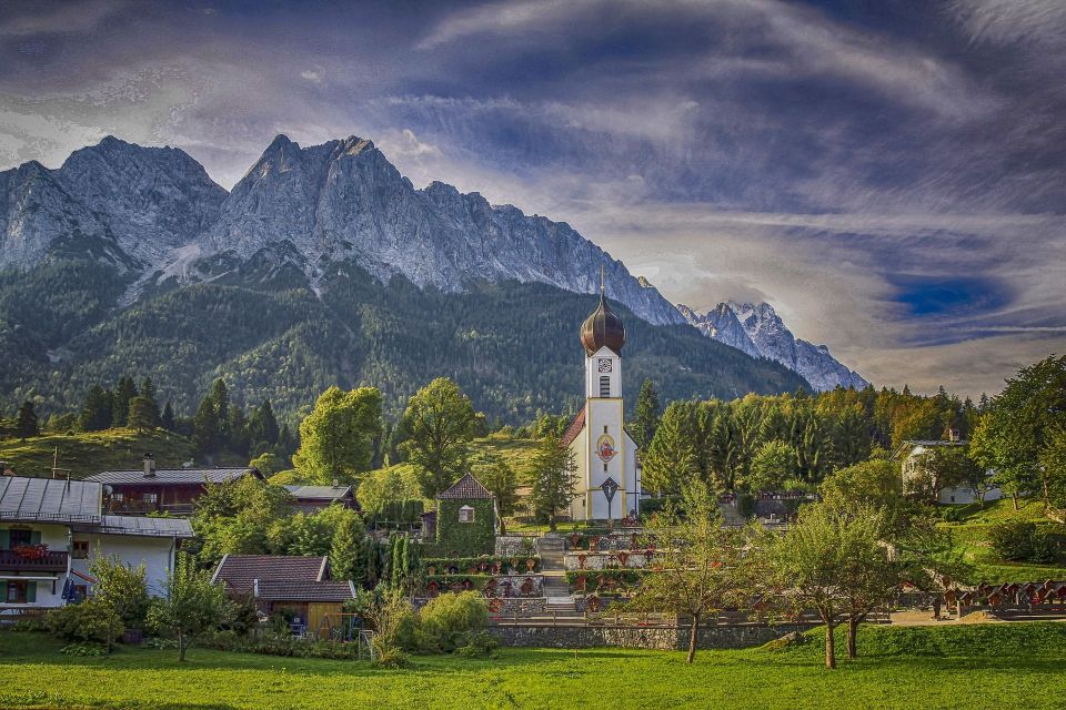 Garmisch-Partenkirchen: Private Guided Walking Tour - Winter Sports Destination