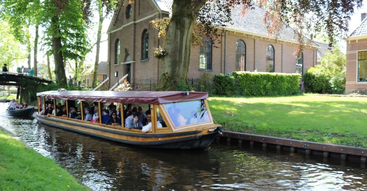 Giethoorn: Private Guided Canal Cruise With Coffee and Tea - Experience Highlights