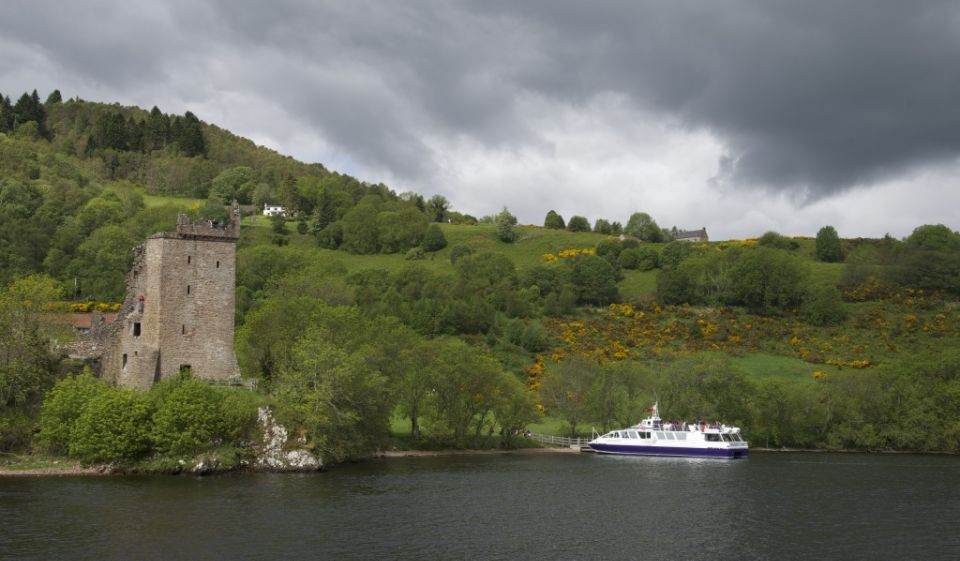 Greenock: Shore Excursion to Stirling Castle and Loch Lomond - Itinerary