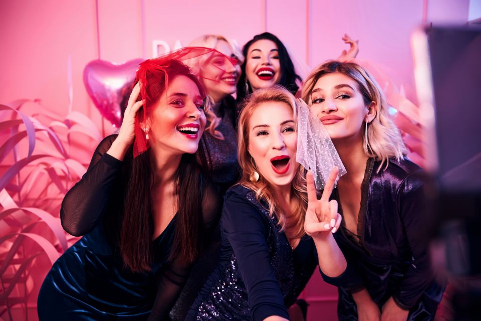 Grenoble: Bachelorette Party Outdoor Smartphone Game - Pricing and Booking