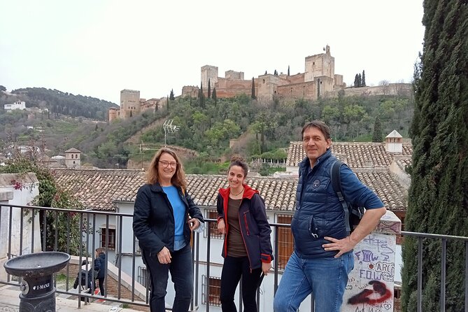 Guided Walking Tour With Panoramic Views and Terraces of Granada - Booking and Cancellation