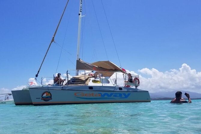 Half-Day Catamaran Tour in Cayos De La Cordillera With Lunch - Whats Included in the Tour