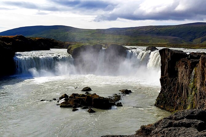 Half-Day Combo Tour to Goðafoss, Laufas and The Christmas House - Inclusions and Accessibility