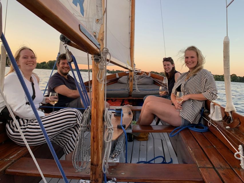 Hamburg: Alster River Sailboat Cruise With Sundowner - Highlights of the Experience