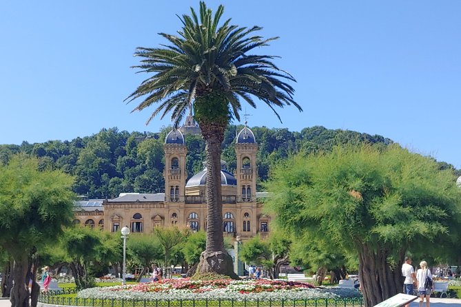 History and Flavors of San Sebastian With Lunch - Guided Tour Highlights