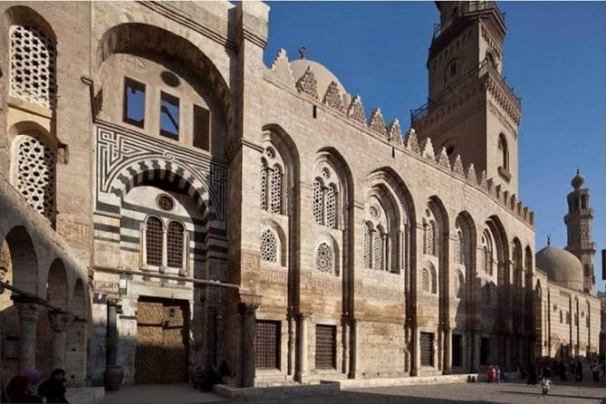 Islamic Cairo Walking Tour: Khan El Khalili, Al-Azhar Mosque - Exploring Islamic Cairo