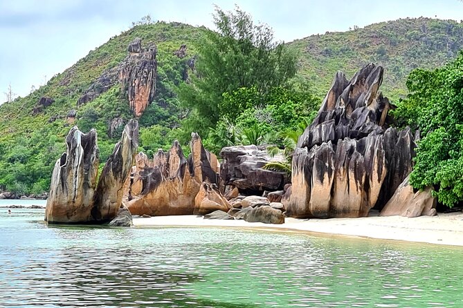 La Digue, Curieuse, St. Pierre, Anse Lazio by Boat From Mahe (Private Boat) - Meeting and Pickup