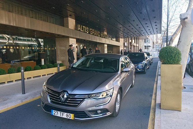 Lisbon Airport Private Transfer Round-Trip - Accessibility
