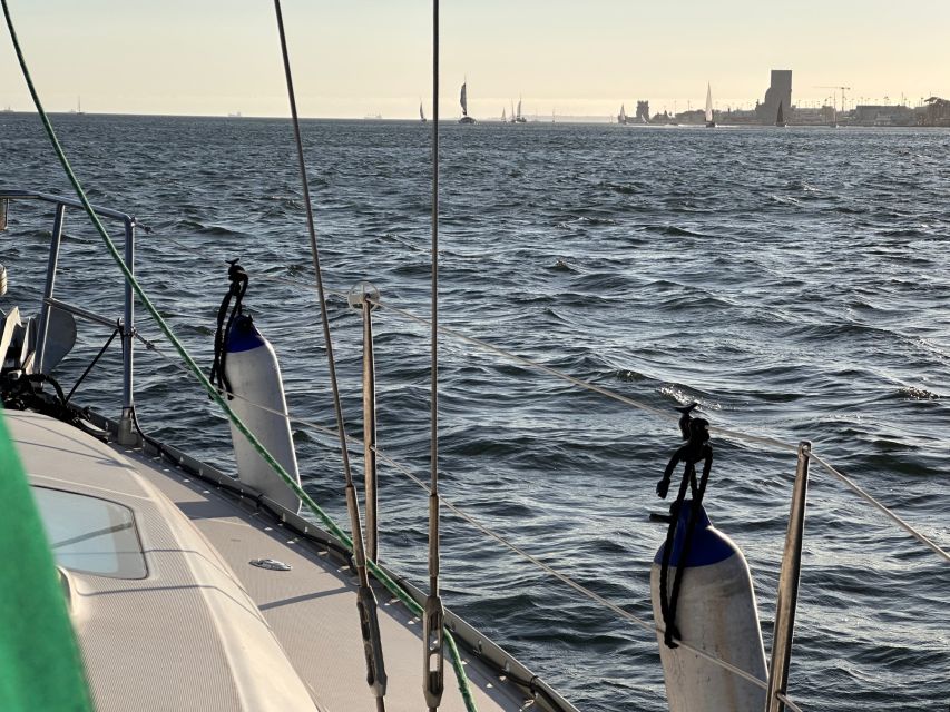 Lisbon: Private Sailboat Tours on Tagus River - Itinerary