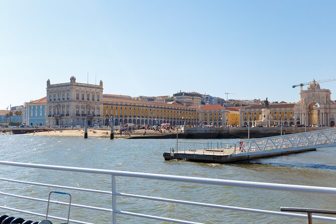 Lisbon River Boat Sightseeing Tour With a Drink - Departure Times and Schedules