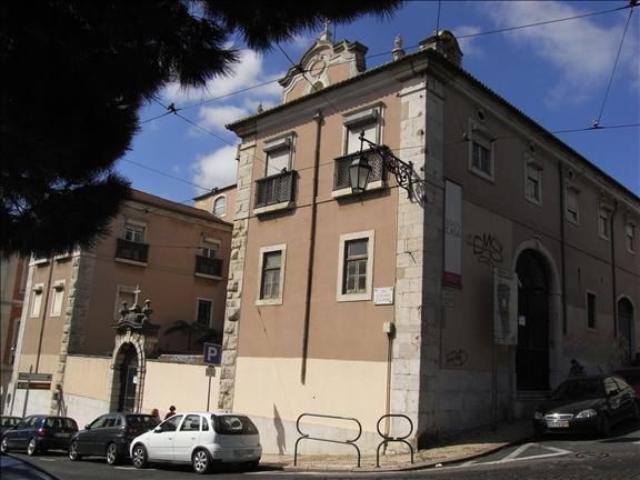 Lisbon: Secret Churches Private Tour - Guided Tour by a Historian