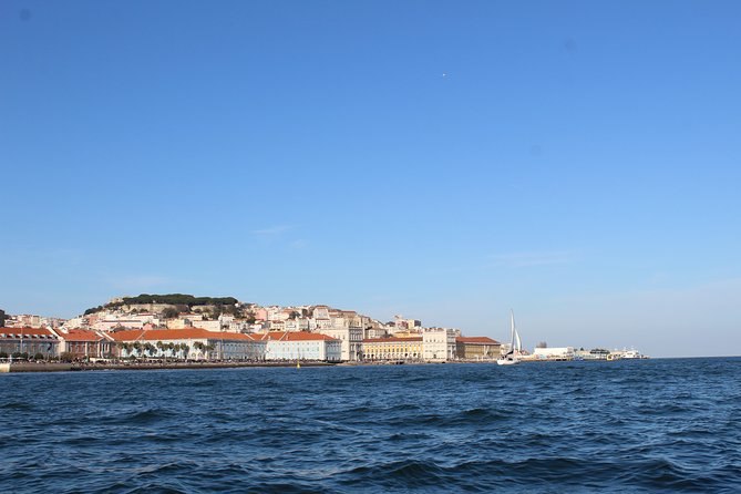 Lisbon Sunset or Daylight Speedboat Tour - Meeting and End Points