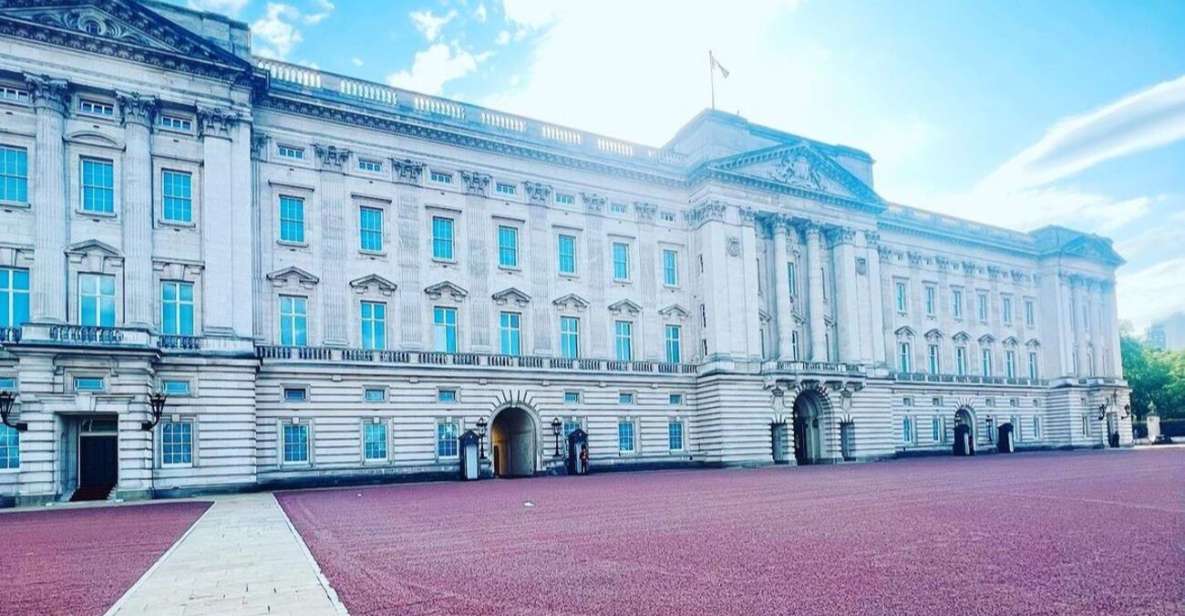 London: Guided Walking Tour With Changing of the Guard - Iconic Sights of London