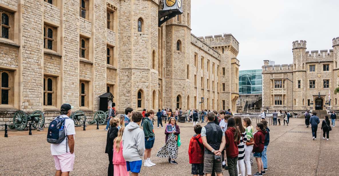 London: Tower of London Tour & Thames River Cruise - Getting to the Tower