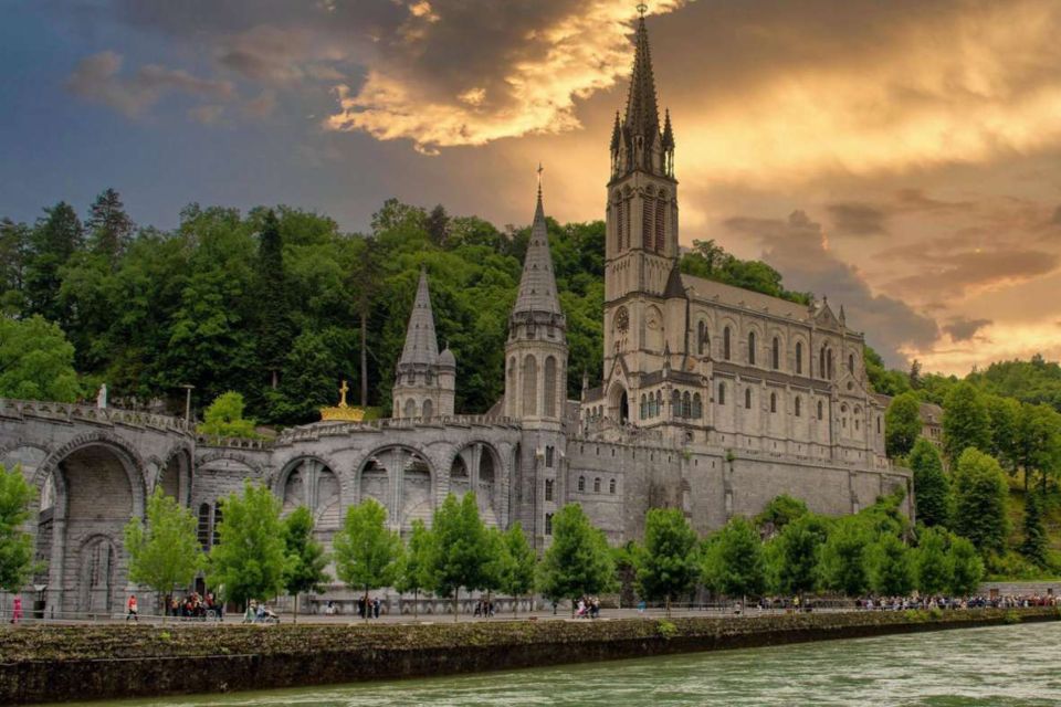 Lourdes Sanctuary: The Digital Audio Guide - Spiritual Ambiance and Experiences