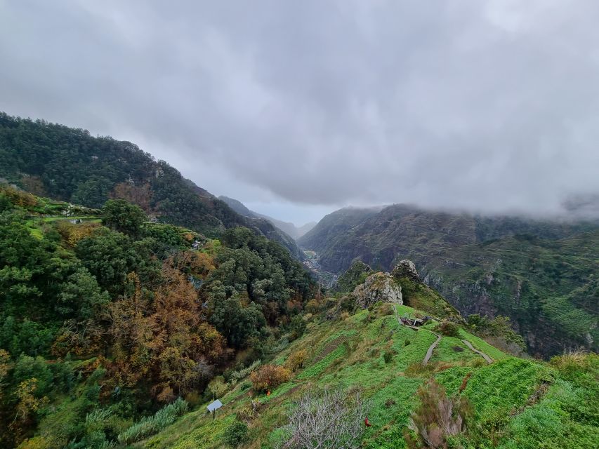 Madeira: Picturesque Peaks and Skywalk Private 4x4 Jeep Tour - Explore Cabo Girão Seacliff