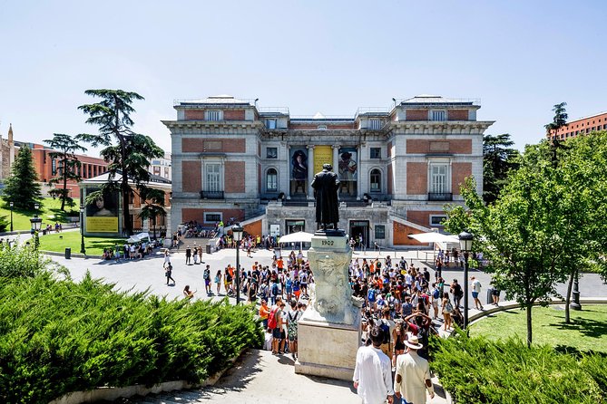 Madrid Sightseeing Tour With Royal Palace Skip the Line - Admiring the Palaces Collections